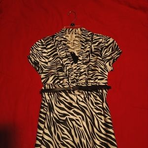 Kohl's zebra print short sleeve blouse size small